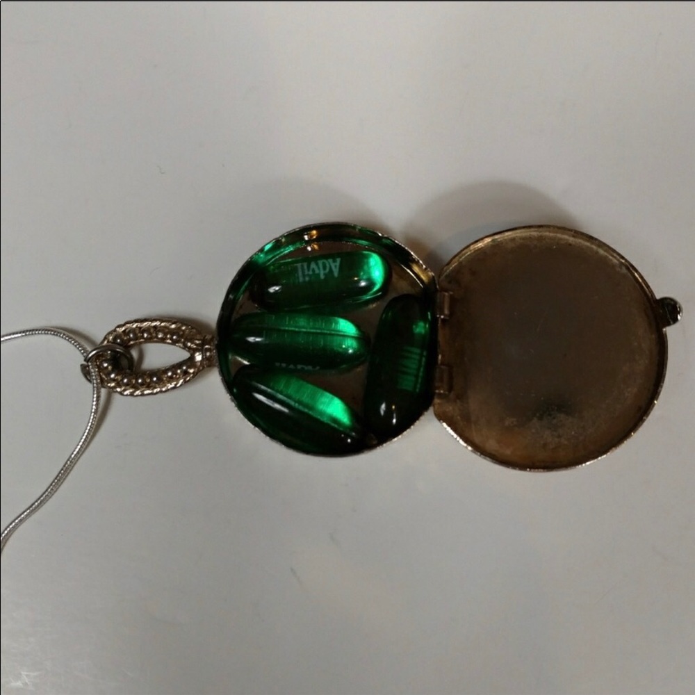 Chic Cream and Multicolor Pendant Necklace - Picture 8 of 8